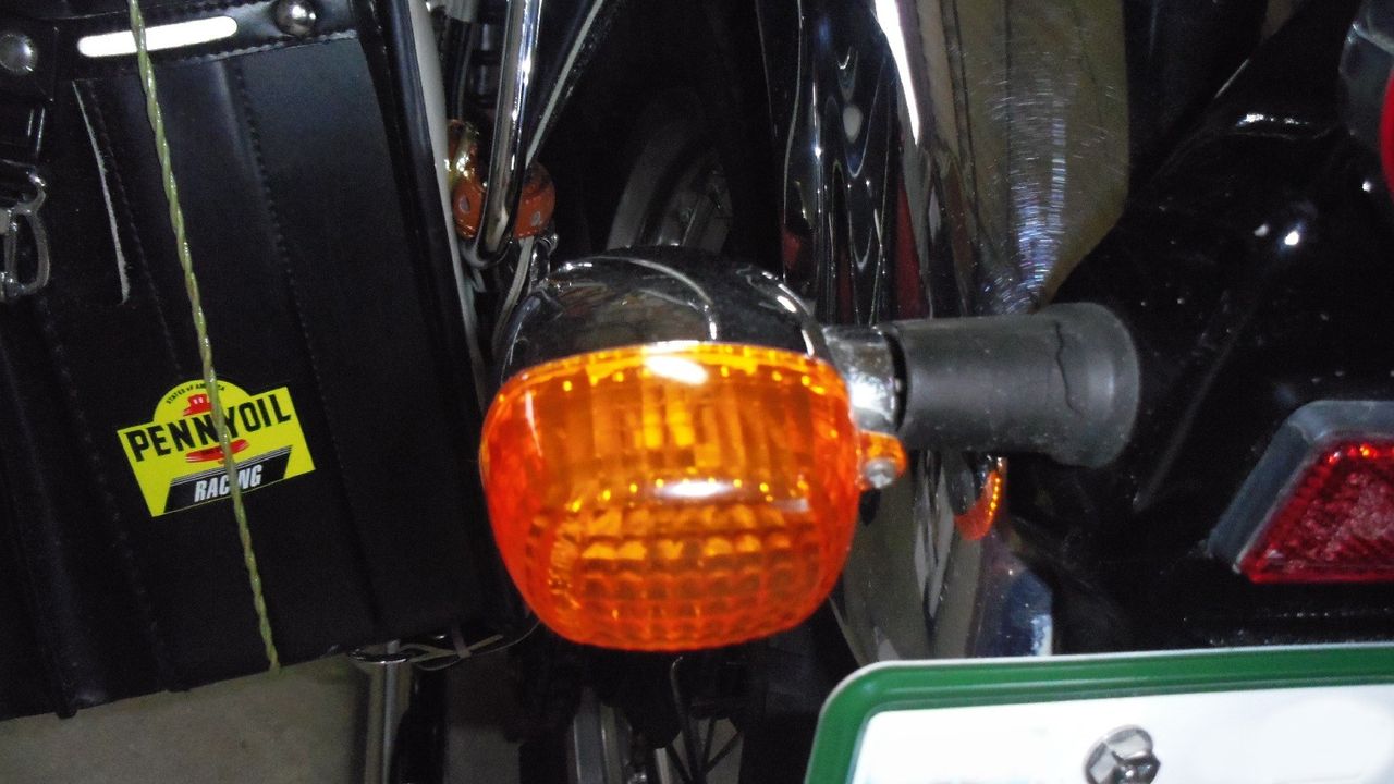 W650 ウィンカー ん・・？振動で・・・ : カプチーノとビラーゴ