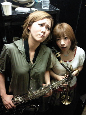 201107242108000