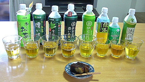 危険 ペットボトルのお茶飲んでる奴やばいぞ 衝撃的な事実判明