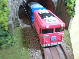 カプセルプラレール 改 其乃壱 ｅｆ８１形交直流機関車ローズ色 わかぞ 旅と鉄業