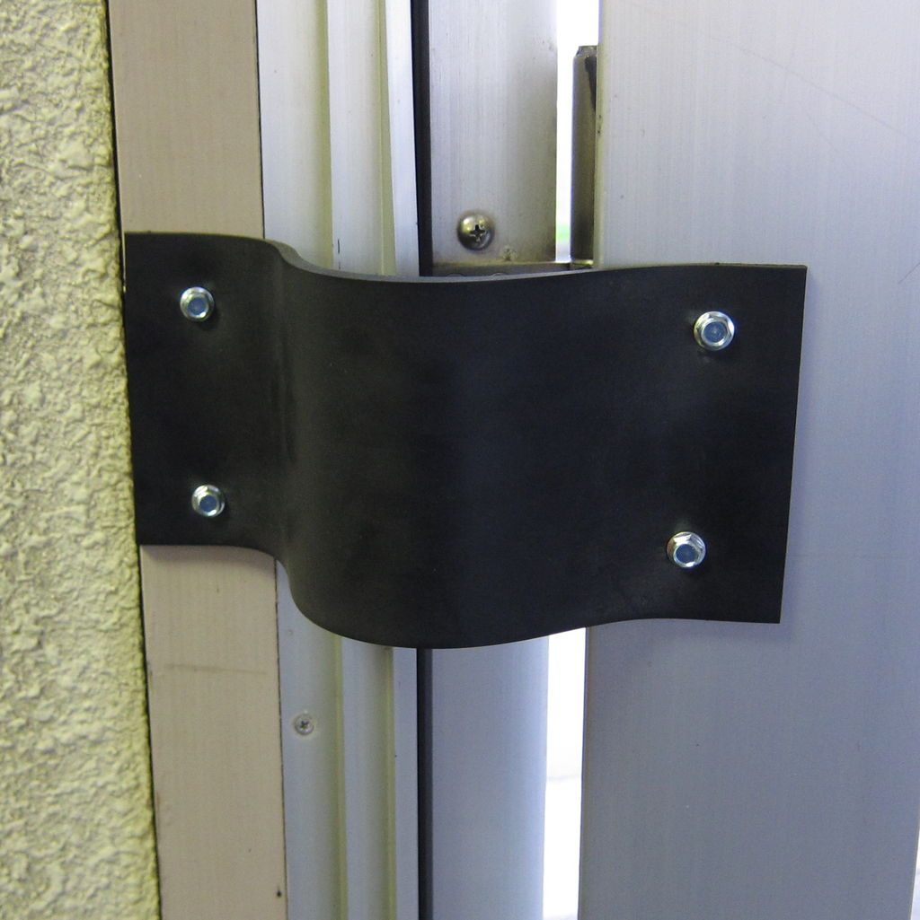 ドアの強風対策 桐たんす百報 総桐箪笥和光