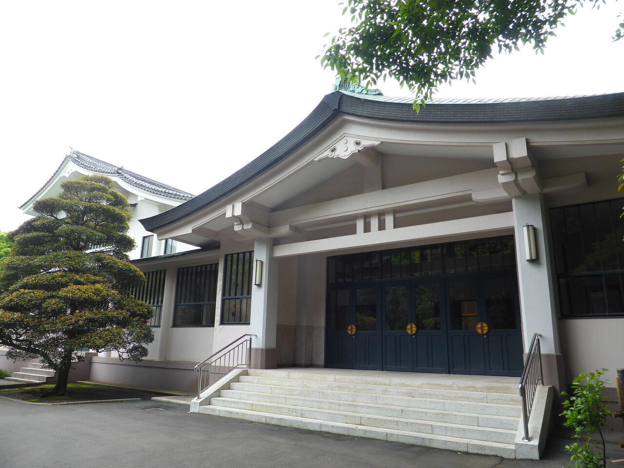 明治天皇皇后陛下を祀る社 ~ 明治神宮(めいじじんぐう 明治天皇皇后陛下を祀る社 ~ 明治神宮(めいじじんぐう