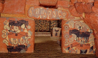 装飾古墳の魅力 なぜ装飾古墳に 装飾古墳今昔紀行 Past And Present Trips To Decorated Ancient Tombs In Japan