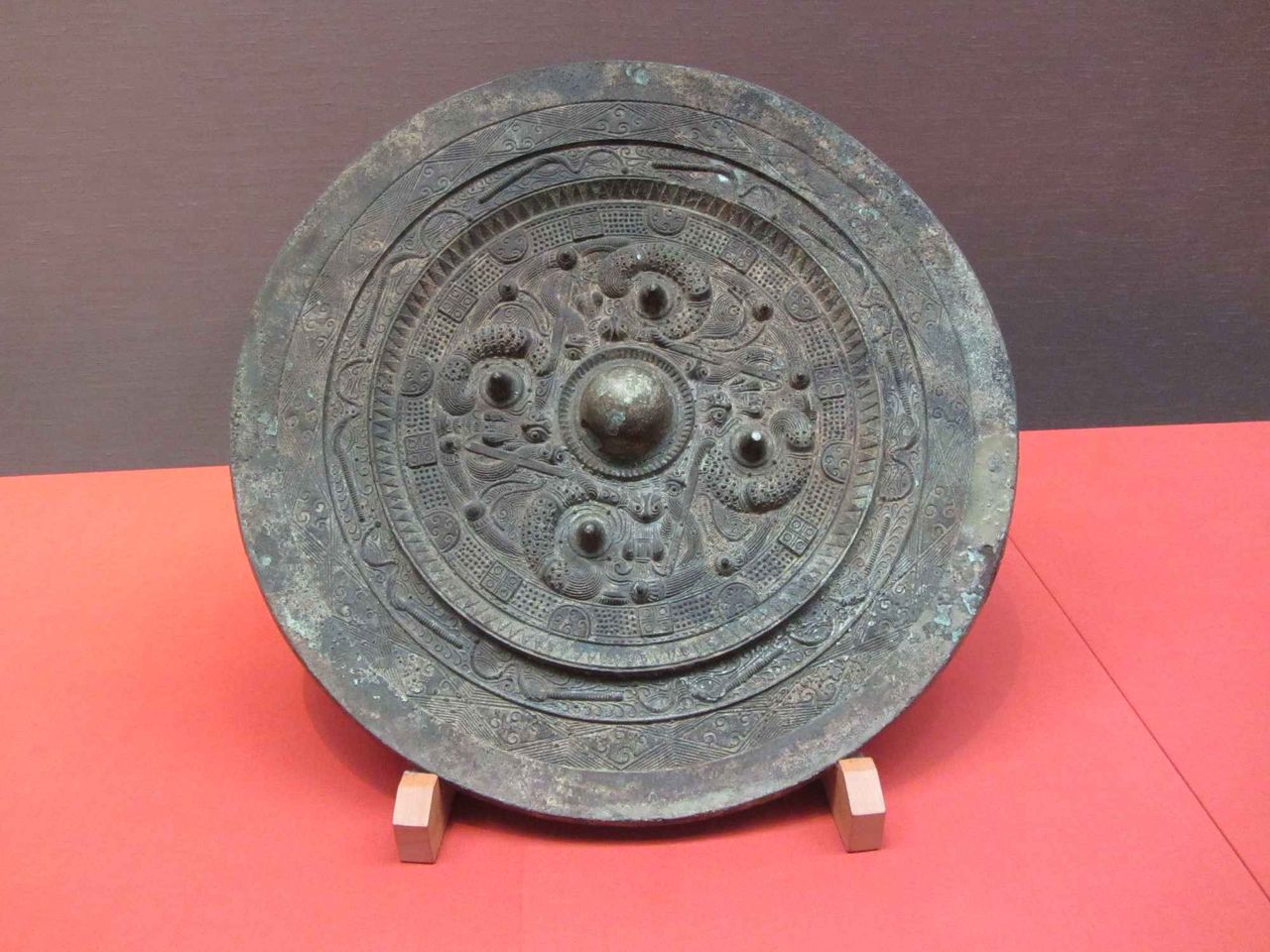 東京国立博物館は銅鏡天国 ブレイク2 : 装飾古墳今昔紀行 Past and