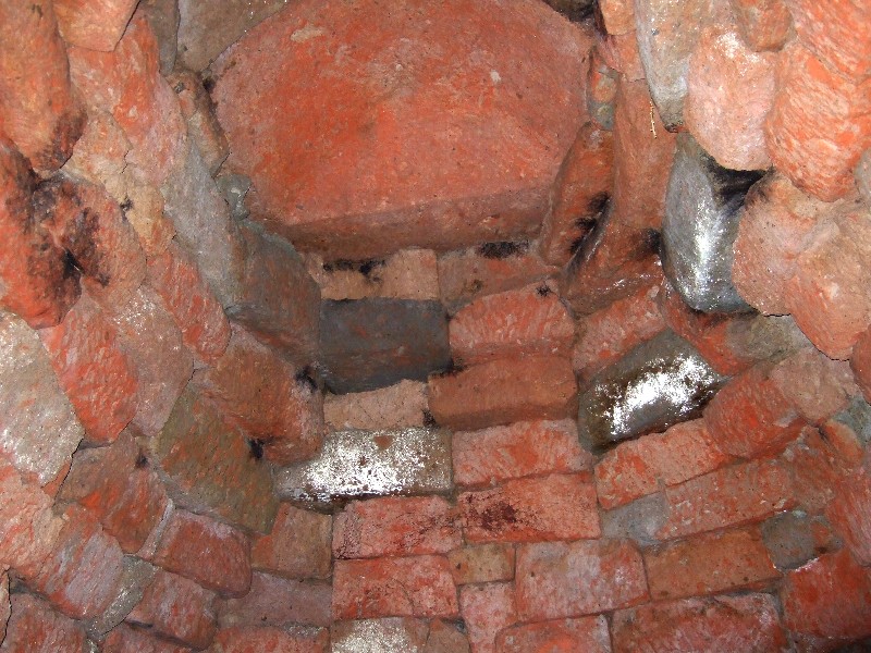 馬門石(阿蘇ピンク石)自然型 阿蘇ピンク石（馬門石）大王石棺新造作業緊急現地調査結果