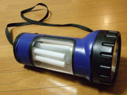 蛍光灯付き懐中電灯も必要かな 装飾古墳今昔紀行 Past And Present Trips To Decorated Ancient Tombs In Japan