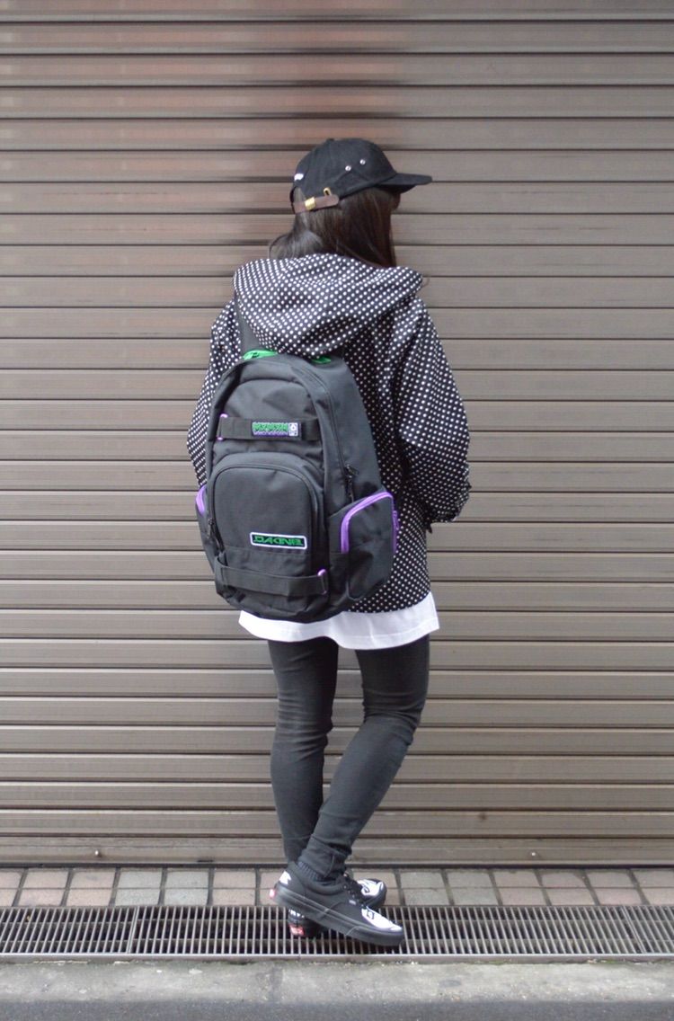 DAKINE MAGICAL MOSH MISFITS リュック MxMxM MxMxMとTHRASHERコーデ