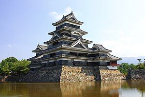 300px-Matsumoto_Castle,_Marunouchi_Matsumoto_2009