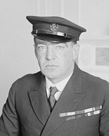 220px-Sir_Ernest_Henry_Shackleton_in_1917_(cropped)