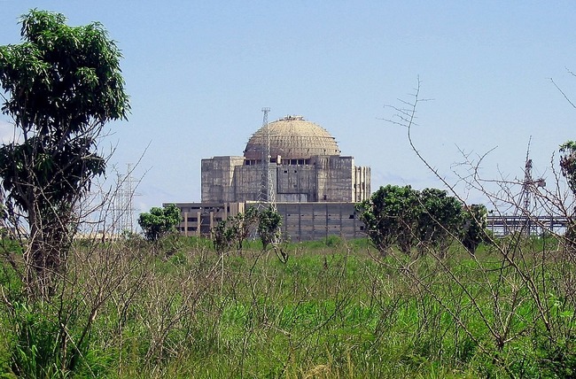 1280px-Juragua_Nuclear_Power_Plant-2