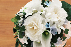 結婚1周年、紙婚式の和紙ブーケ。全て和紙で作られたトルコ桔梗ブーケ・花束 (上から)