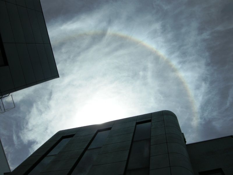 太陽の周りに出来る虹(ハロ(HALO)、暈)
