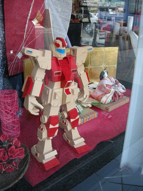 紙製ロボット(飾ってみました)