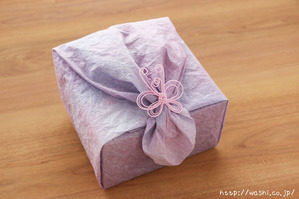 ご祖母様への誕生日プレゼント|和紙の花ボックスフラワー特注品 (ラッピング後)