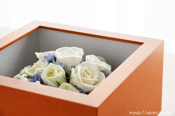 和紙の花ペーパーフラワーで、痛んだ結婚式のプリザーブドフラワーを元の美しい姿に再現。3Dフレーム・立体額 (ケース内部仕様)