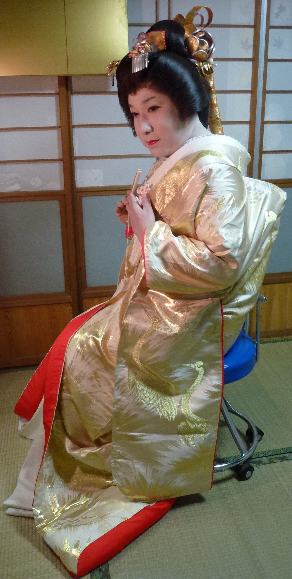 懐剣に手を添えた花嫁姿の私 : 和装花嫁が好きな女装者のblog