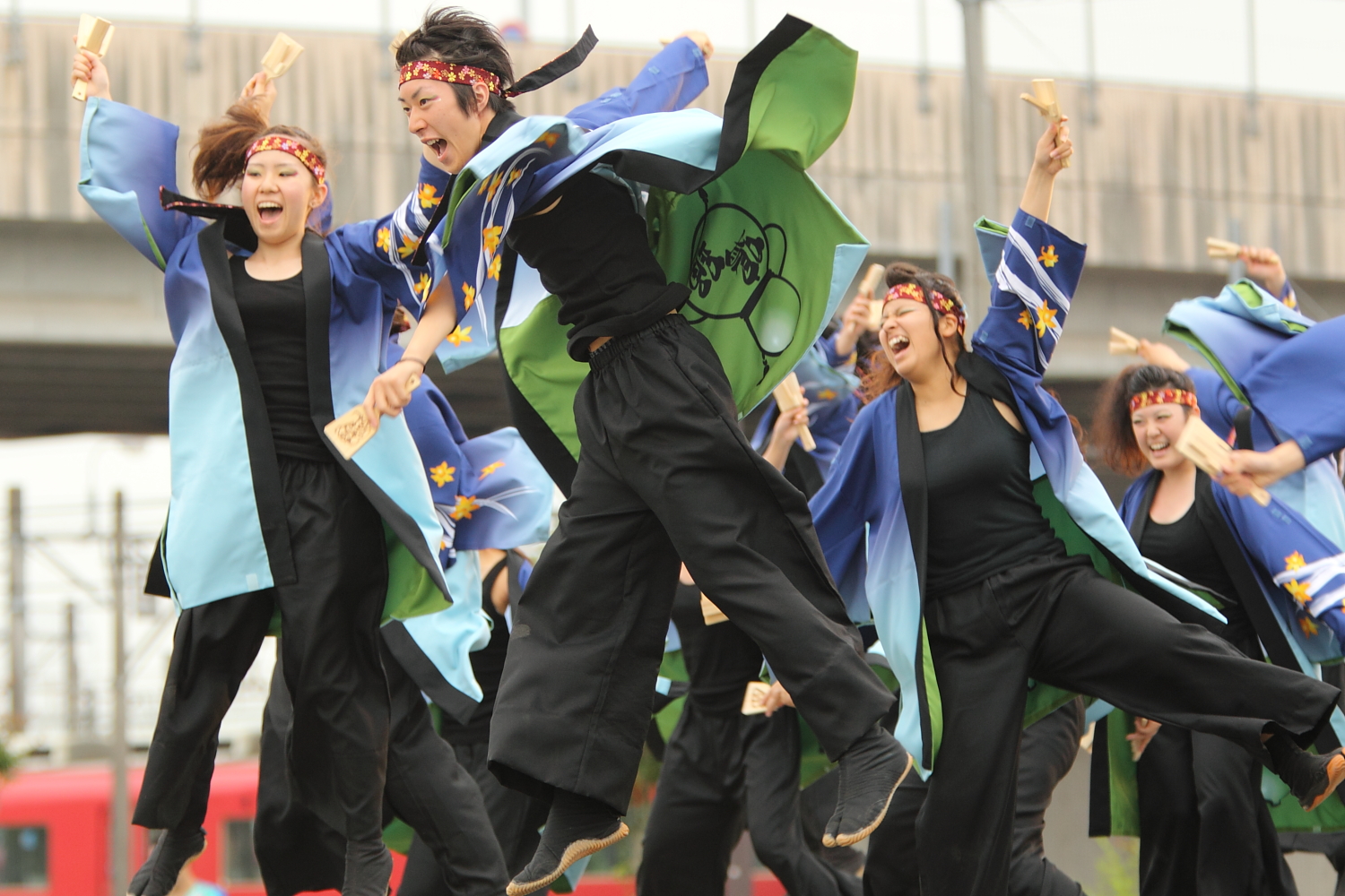 Zipangu YOSAKOI
	  第8回犬山踊芸祭　愛知淑徳大学　よさこい探究会「鳴踊」
	コメント