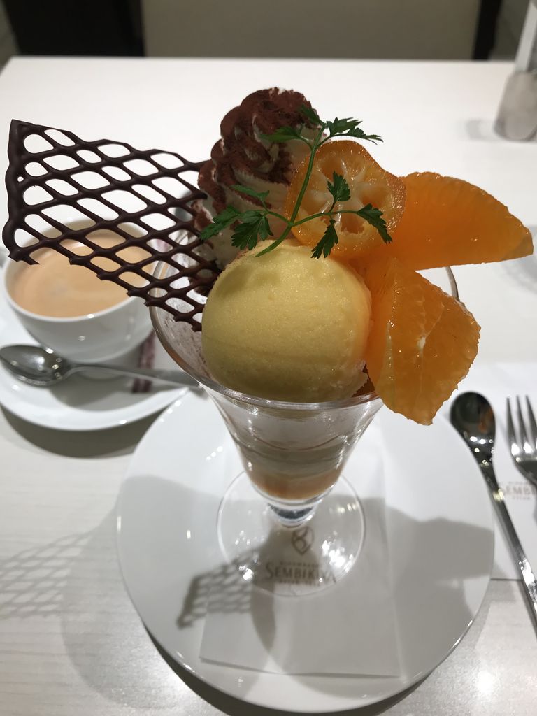 千疋屋の金柑パフェ食べたあ 東京 一人暮らしノート 千疋屋の金柑パフェ食べたあ 東京 一人暮らしノート