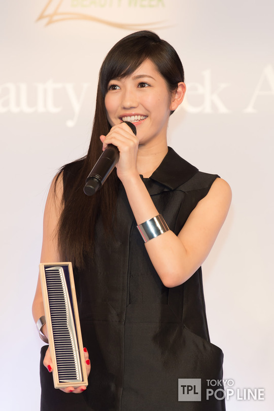 授賞式の渡辺麻友_45