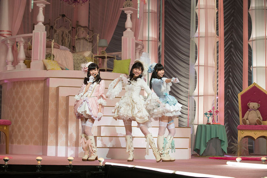 幼稚園の先生_13