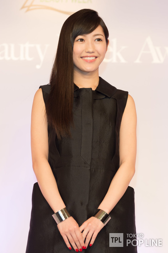 授賞式の渡辺麻友_33