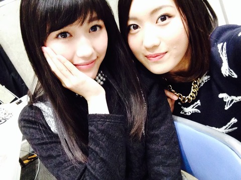 荻野利沙と渡辺麻友