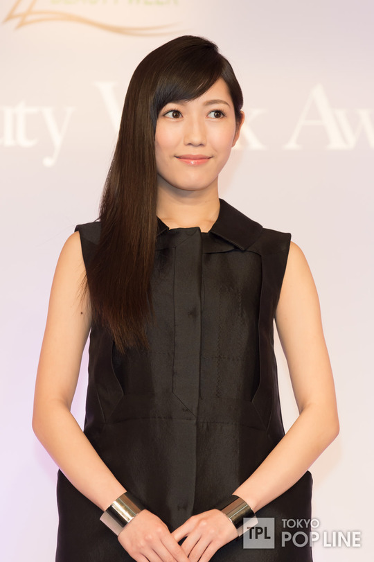 授賞式の渡辺麻友_34