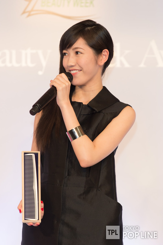 授賞式の渡辺麻友_46