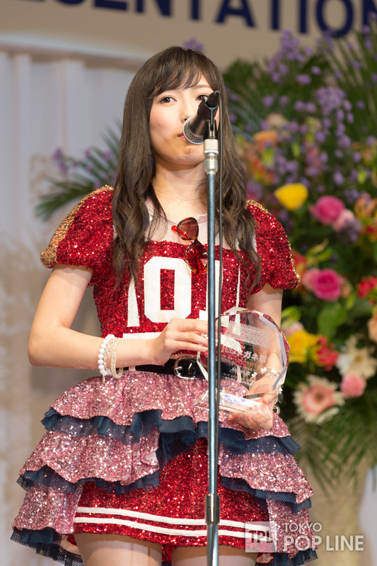 メガネベストドレッサー賞_渡辺麻友7