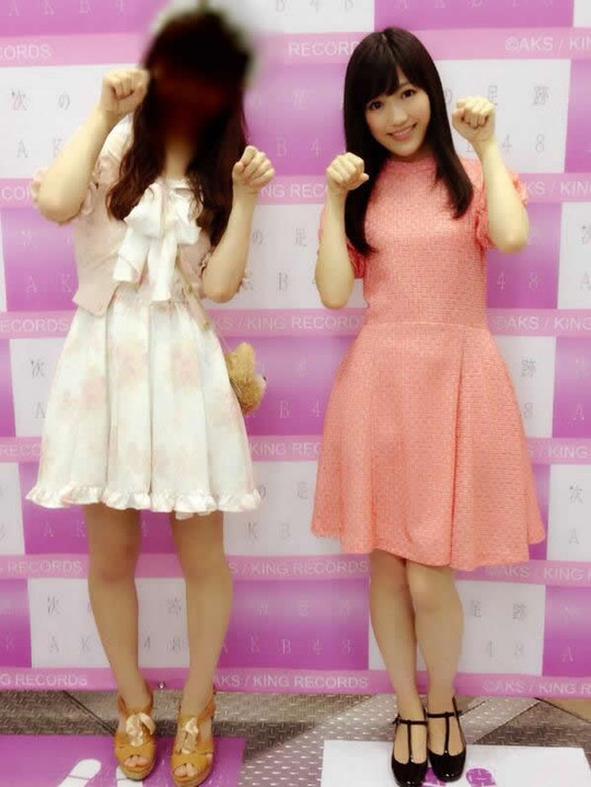 ssBoYgG9sIEAA-1Wb
