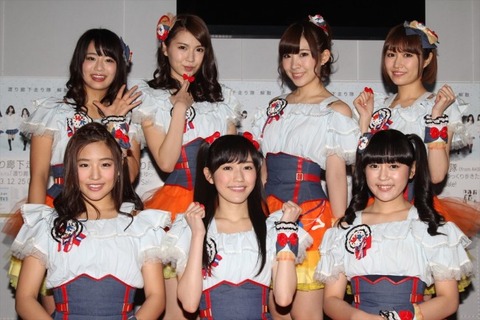 渡り廊下走り隊囲み取材の渡辺麻友9