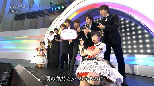 紅白歌合戦心のプラカード_2252330051a