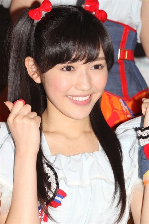 渡り廊下走り隊囲み取材の渡辺麻友5