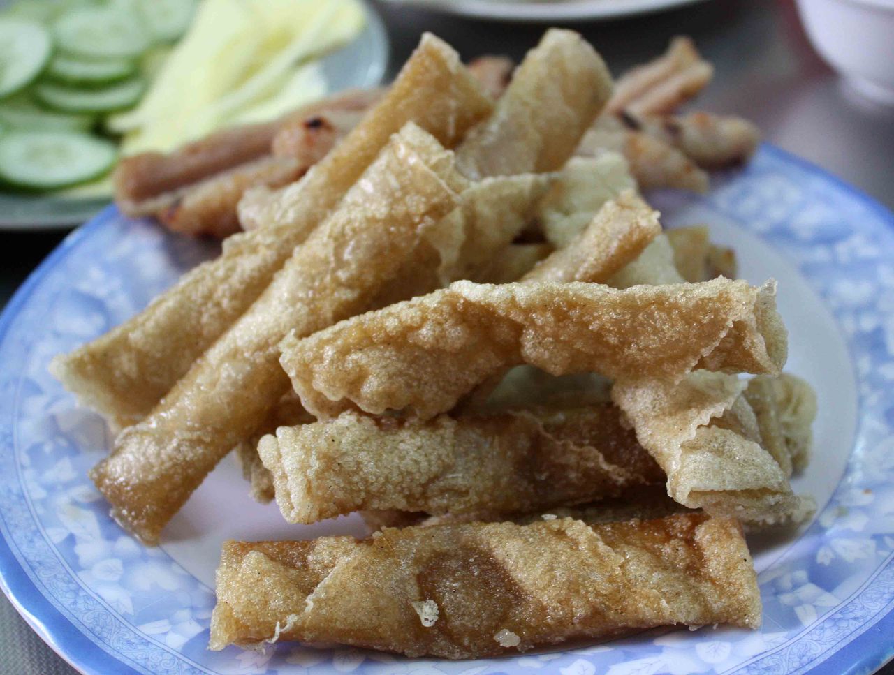 中部ベトナム 炭火焼きソーセージをライスペーパーで巻いて朝食 カレー スパイス伝道師ブログ 2 中部ベトナム 炭火焼きソーセージをライスペーパーで巻いて朝食 カレー スパイス伝道師ブログ 2