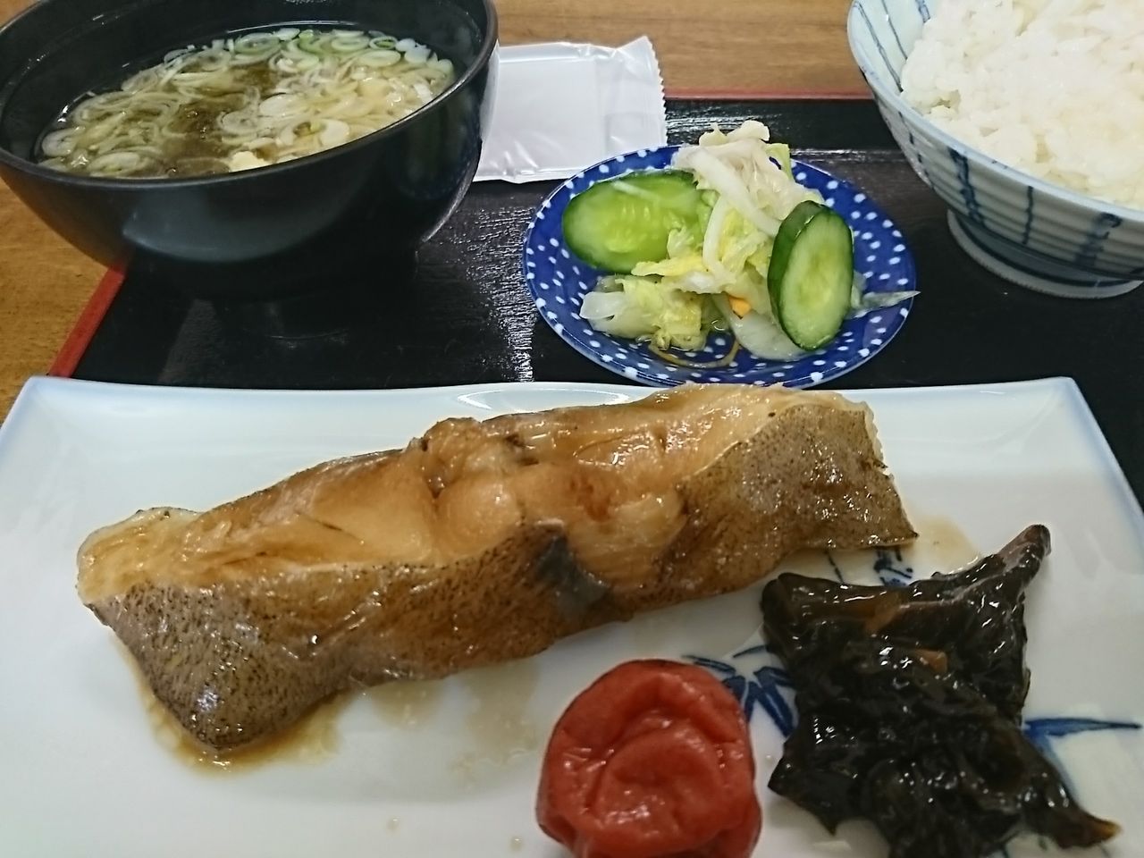 本日の孤独のランチ 黒カレイの煮付けです やっぱ魚はおいしいし 健康的ですね 富山のくすり屋さんの旅日記 本日の孤独のランチ 黒カレイの煮付けです やっぱ魚はおいしいし 健康的ですね 富山のくすり屋さんの旅日記