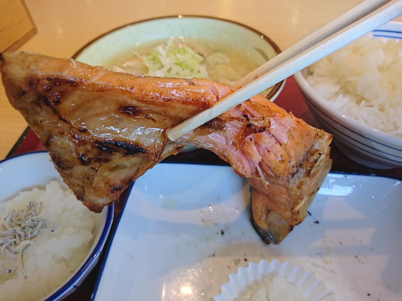 お姉さんカマある あるわよ ラッキー 鮭 カマ 塩焼きゲット 郡山桑野食堂行って来ました 富山のくすり屋さんの旅日記 お姉さんカマある あるわよ ラッキー 鮭 カマ 塩焼きゲット 郡山桑野食堂行って来ました 富山のくすり屋さんの旅日記