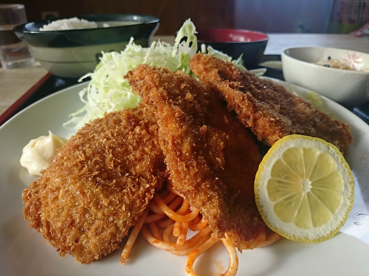トラック野郎 御用達のドライブインで ヒレカツ定食 食べて来ました これはウマイ トラッカーはおいしい所知ってるね 富山のくすり屋さんの旅日記 トラック野郎 御用達のドライブインで ヒレカツ定食 食べて来ました これはウマイ トラッカーはおいしい所知ってるね 富山のくすり屋さんの旅日記
