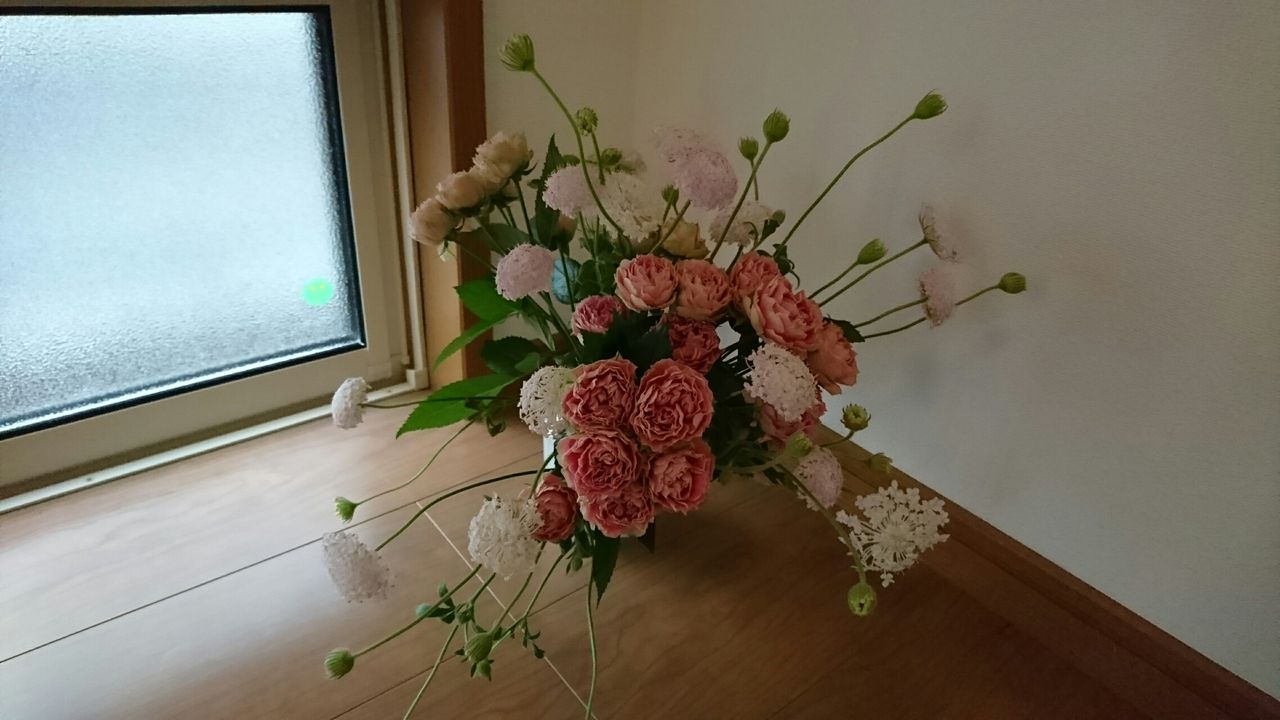 花瓶が少ないのに 大きな花束をもらったらどうする Snow Crystal