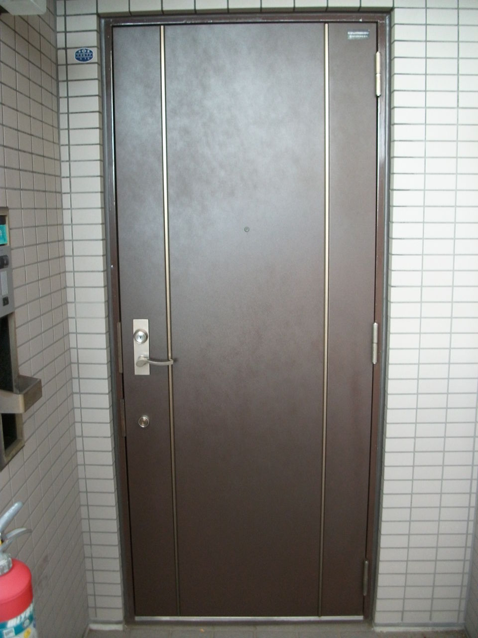 玄関ドアが日焼けで劣化 ウレタン塗装 わたる工房