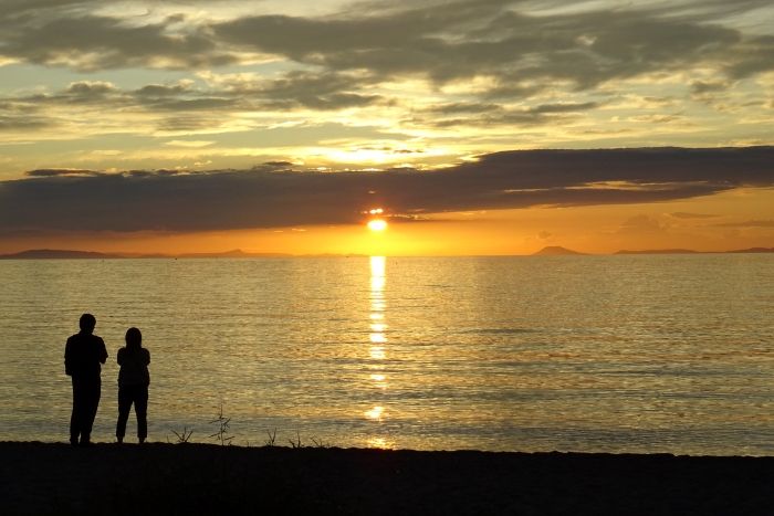 慶野松原にて 淡路島西海岸の夕日 橋を渡ると そこは 3 歩く淡路島 慶野松原にて 淡路島西海岸の夕日 橋を渡ると そこは 3 歩く淡路島