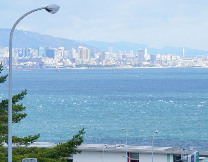 ニジゲンノモリ高速バス停18