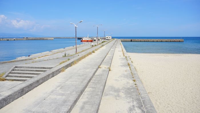 洲本港白灯大波止3