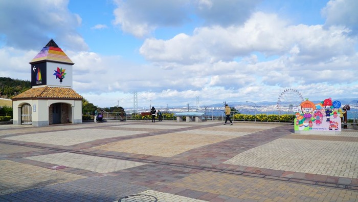 ニジゲンノモリ高速バス停11