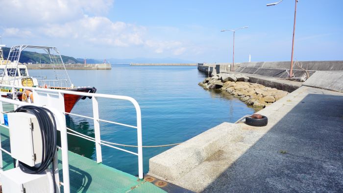 洲本港白灯大波止32