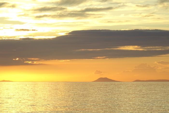 慶野松原にて 淡路島西海岸の夕日 橋を渡ると そこは 3 歩く淡路島 慶野松原にて 淡路島西海岸の夕日 橋を渡ると そこは 3 歩く淡路島