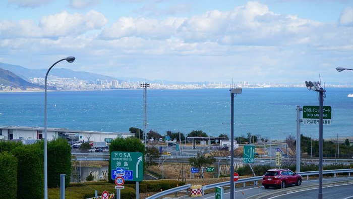 ニジゲンノモリ高速バス停13