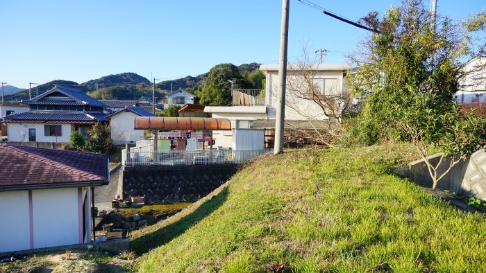 旧淡路鉄道廃線跡を散策 -旧広田駅周辺- : 橋を渡ると、そこは