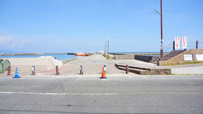 洲本港白灯大波止1