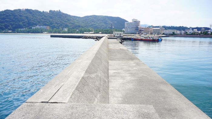 洲本港白灯大波止18