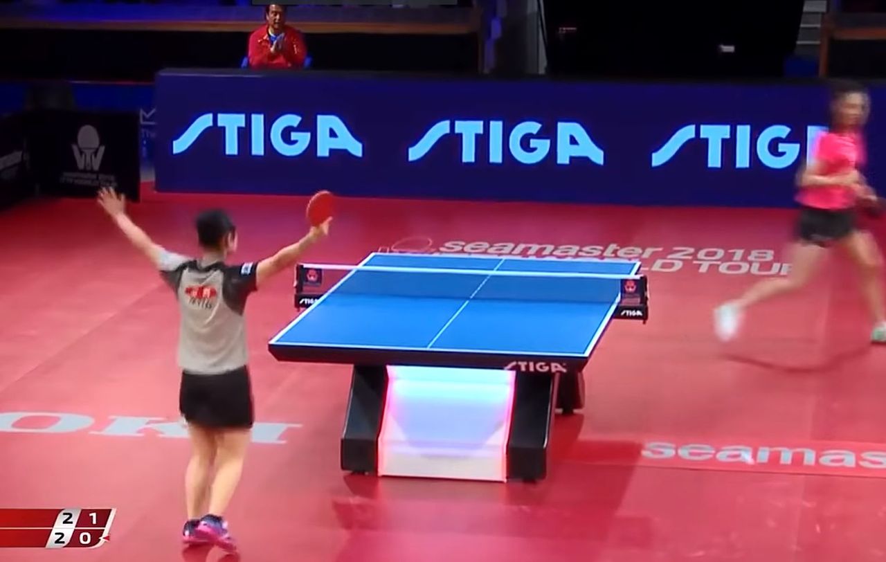 卓球 伊藤美誠選手のかわいい試合中の仕草 卓球ウオッチング 卓球 伊藤美誠選手のかわいい試合中の仕草 卓球ウオッチング